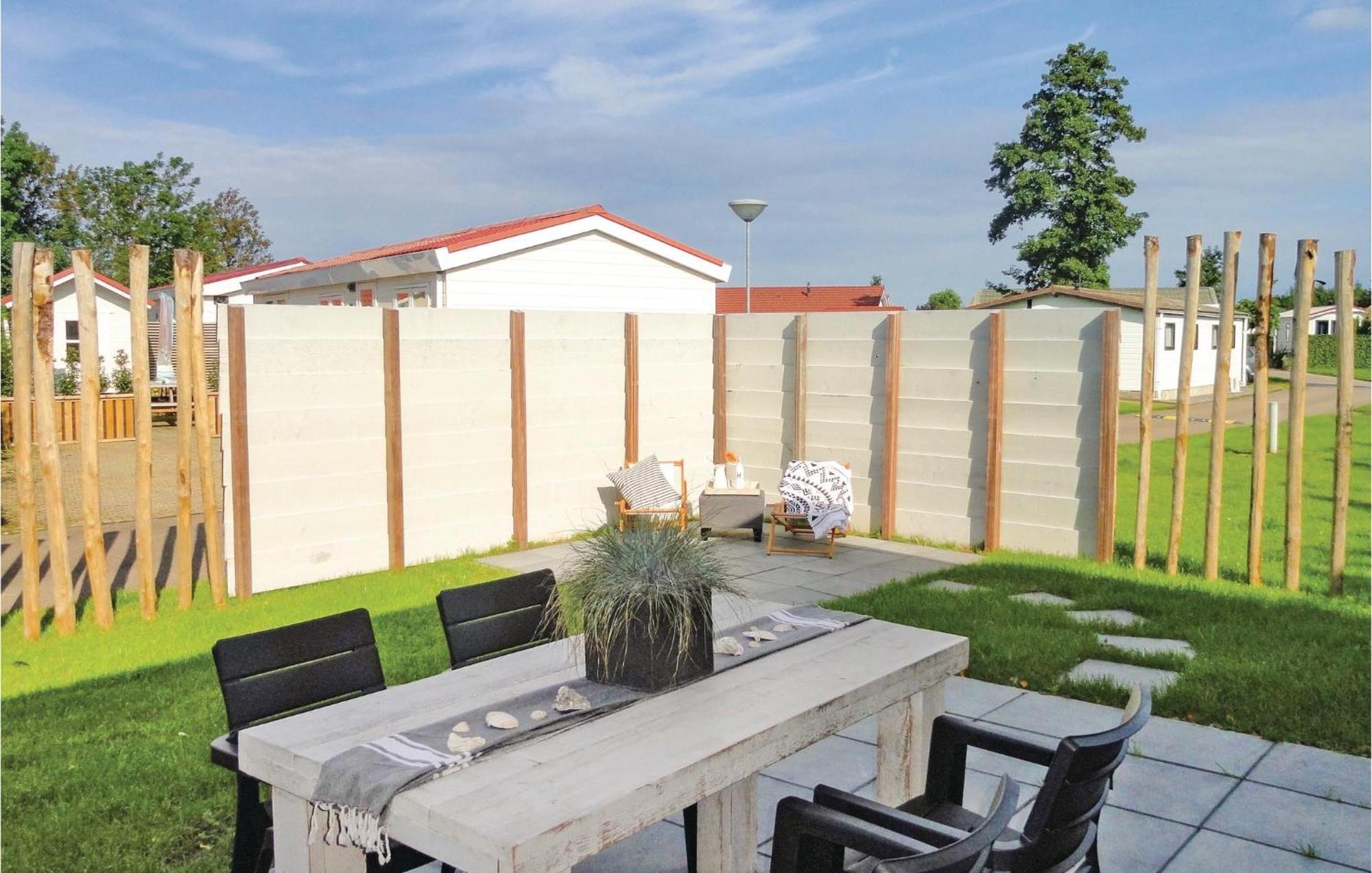 Beautiful Home In Sint-Annaland With Wifi Exterior photo